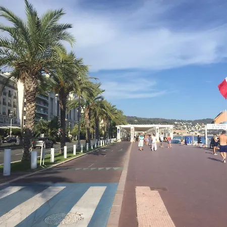 Promenade Des /carre D'or - 2 Mins Plages Apartment